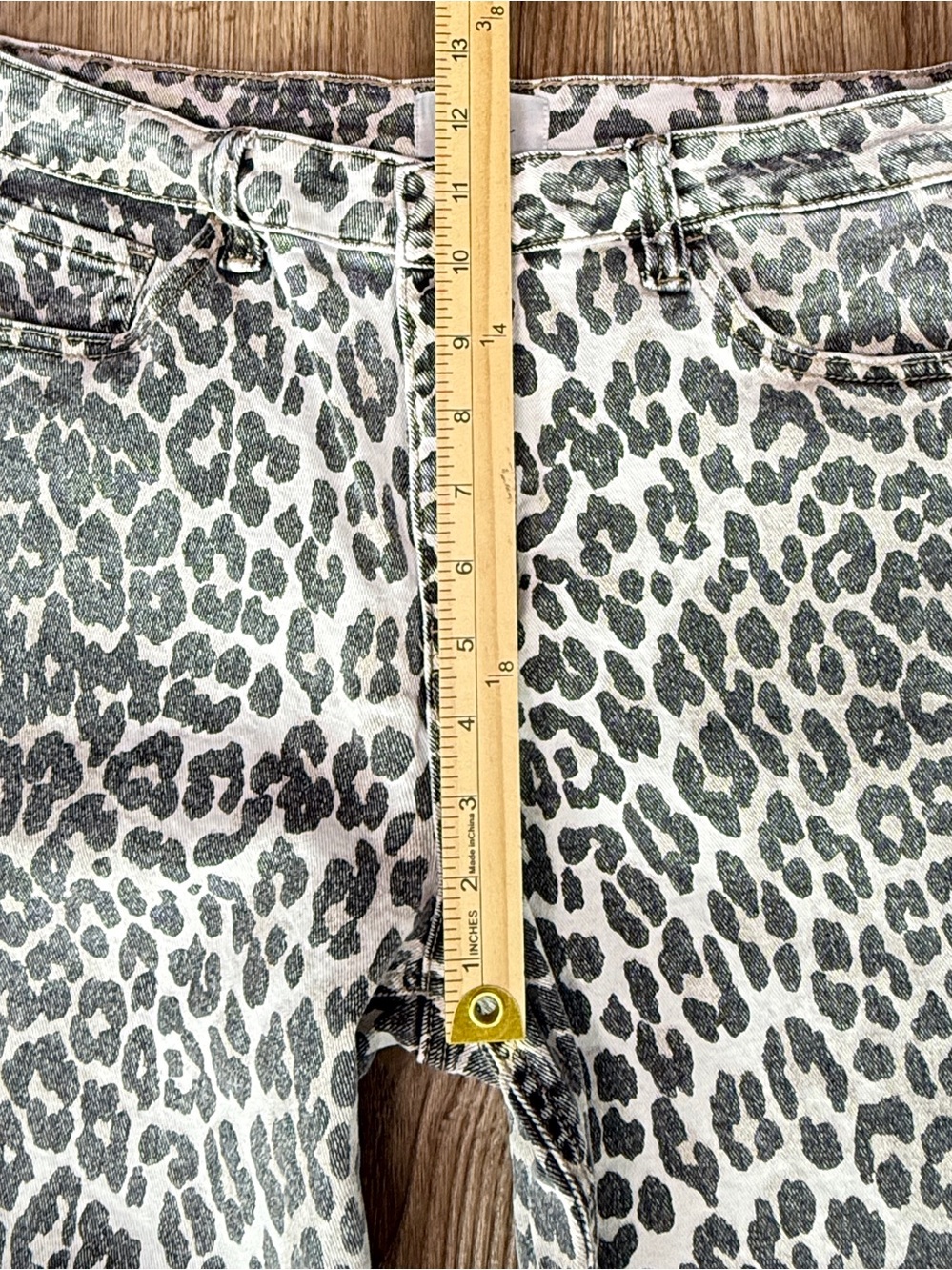 Kancan Xena Horseshoe Cheetah Print Stretch Jean
Size 11/29 - Picture 8 of 12